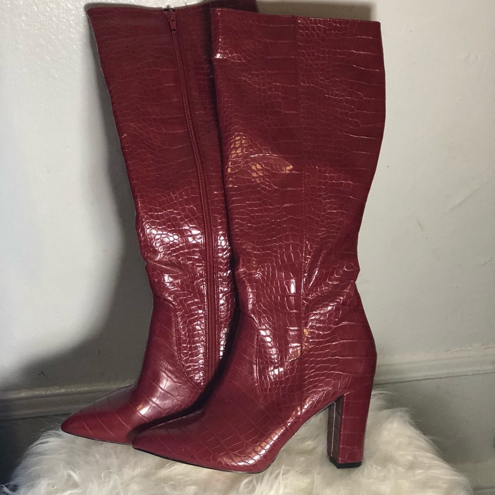 Boot - Picture 2 of 3